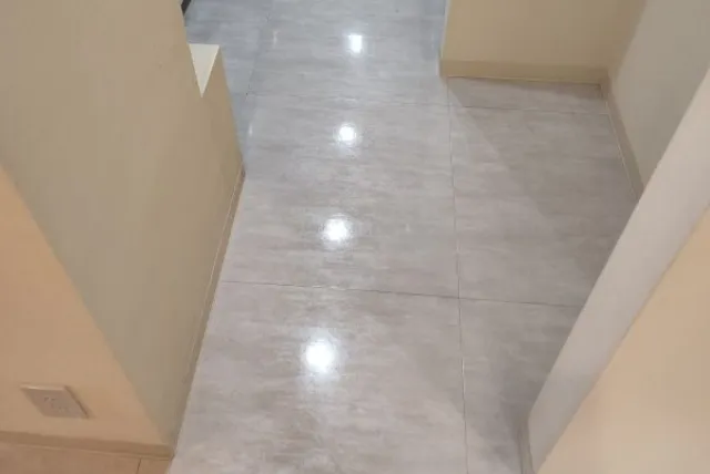 クリニック日野市2603162 | クリニック清掃業者・掃除・クリーニング【クリニック清掃ドットコム】 東京都日野市のF矯正歯科医院のワックス掛け後の床